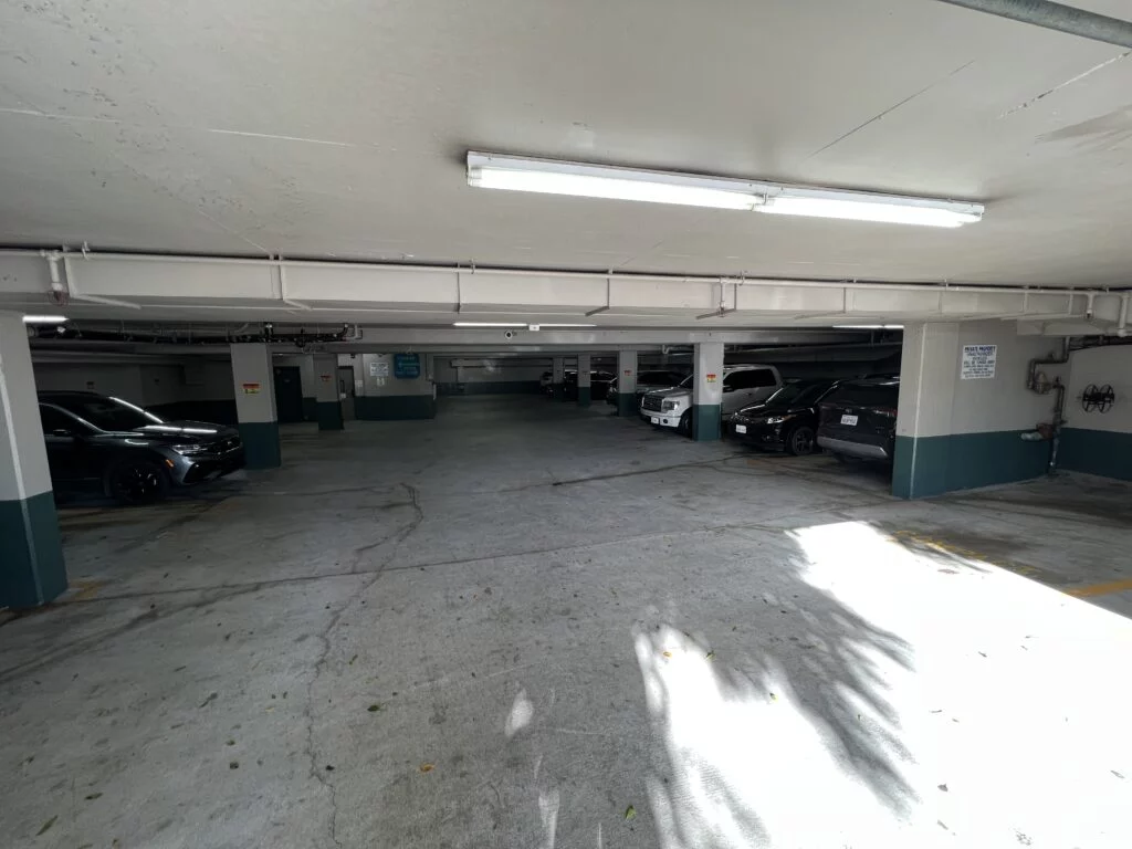 The entrance to the Samesun Hostel’s parking garage.