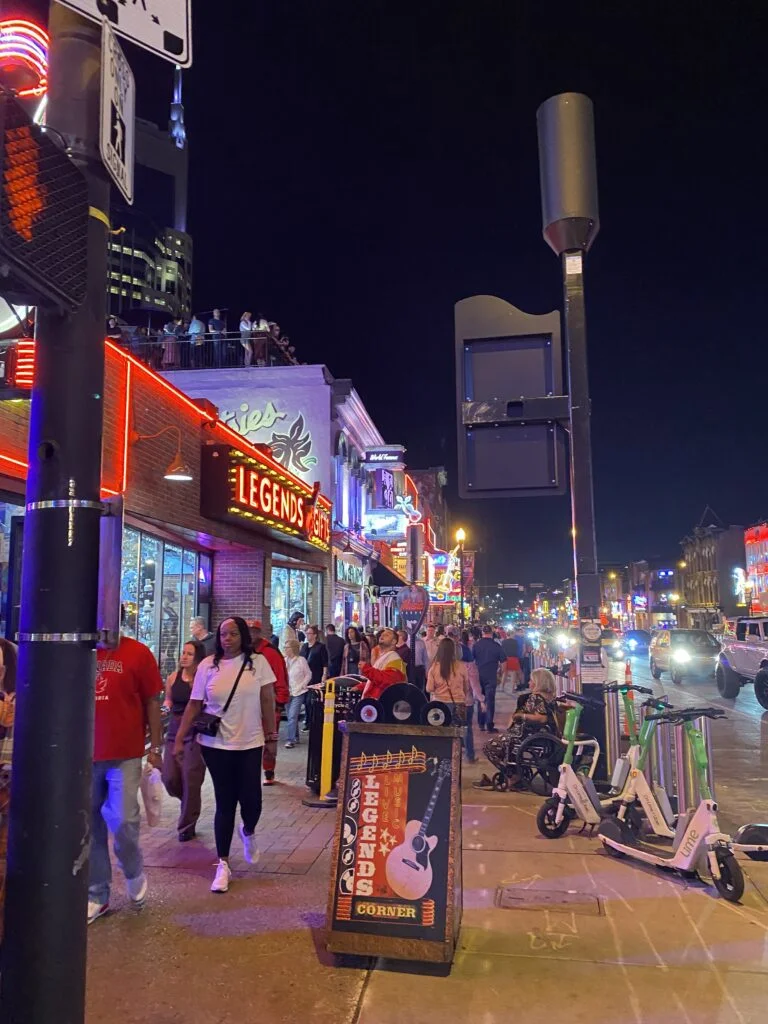 Perfect One Day in Nashville Itinerary for First-Timers 27 Broadway