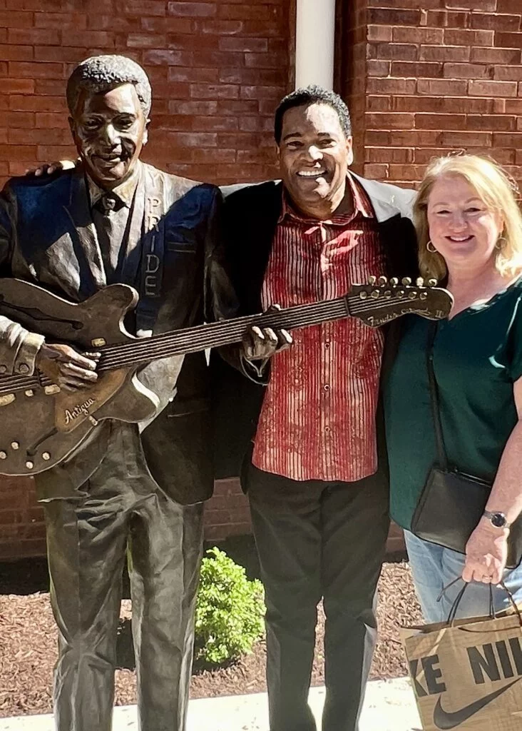 Perfect One Day in Nashville Itinerary for First-Timers 19 Statue of Charley Pride, his son Dion and Sue