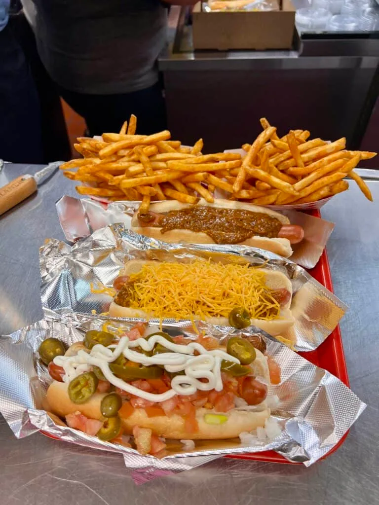 12 Fun and Unique Themed Restaurants in Los Angeles 61 Pinks Hot Dogs food