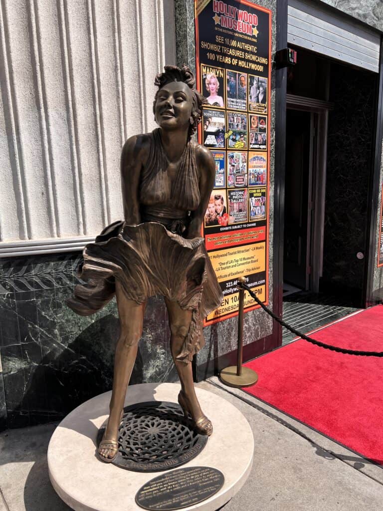 Marilyn Monroe Bronze statue outside Hollywood Museum