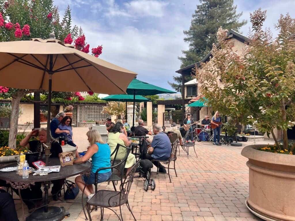 Guglielmo Winery courtyard