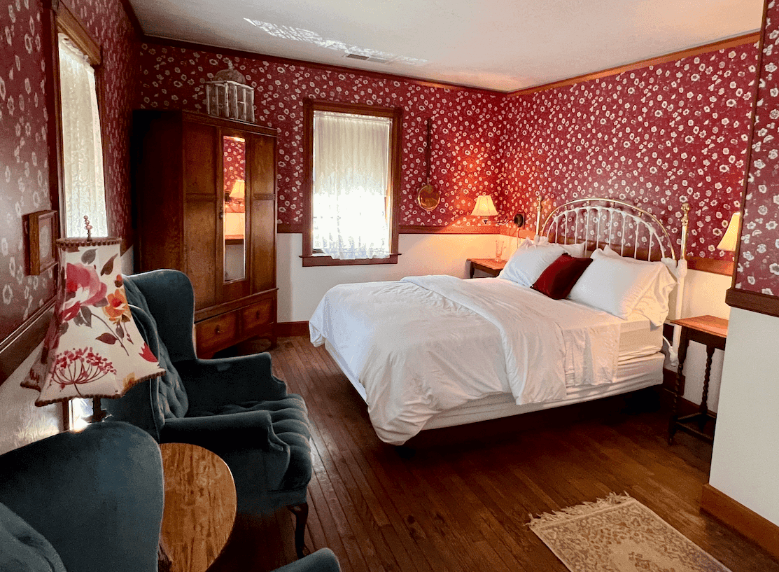 The Dorrington Hotel: Breakfast, History, and a Bar Named After an Oil Change 1 The Dorrington Hotel: Breakfast, History, and a Bar Named After an Oil Change