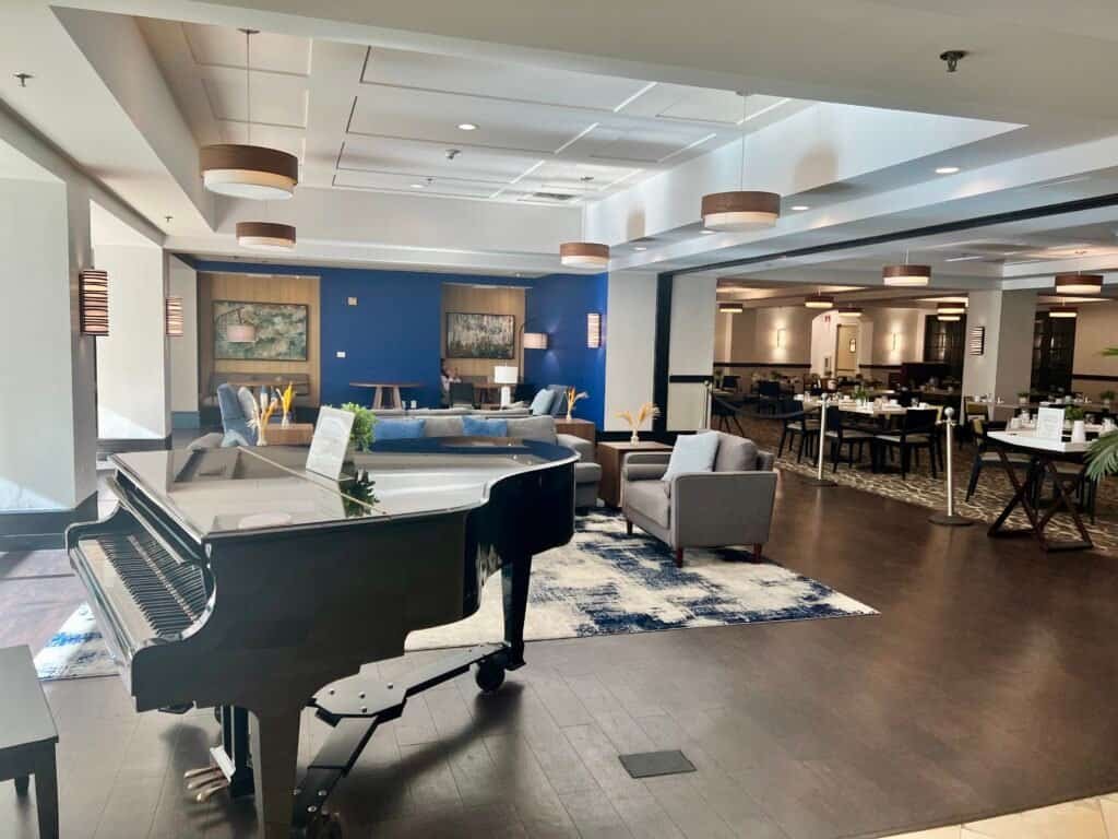 Crowne Plaza Palo Alto Review: The Beatles, a Balcony, and a Dog Who Ruined My Pool Plans 15 Piano inside Cabana Cove restaurant at the Crowne Plaza Palo Alto
